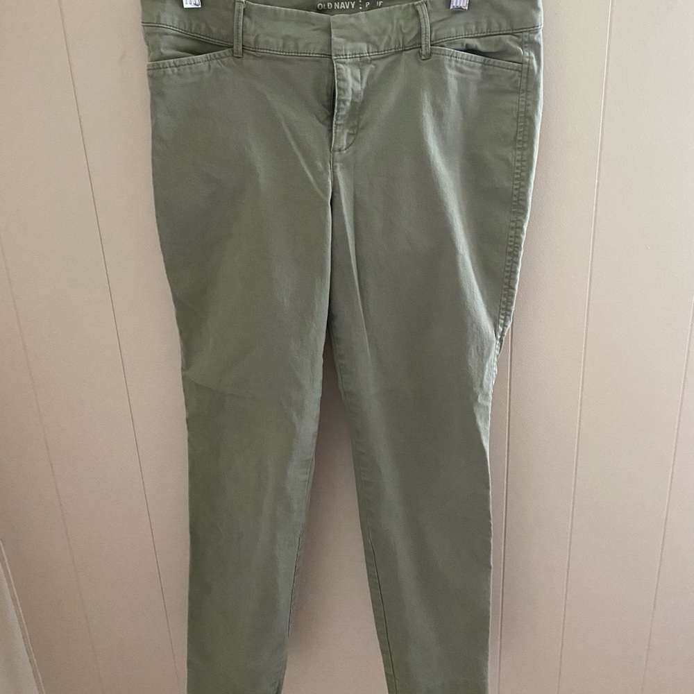 Old Navy Pixie crop pants